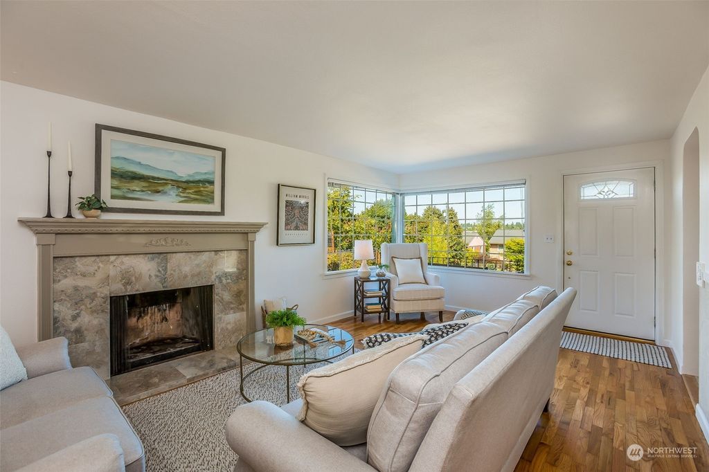Photo of 9433 34th Avenue SW, Seattle, WA 98126 (MLS # 2152997)