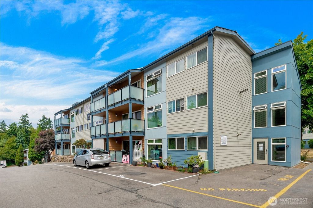 Photo of 15142 65th Avenue S #314, Tukwila, WA 98188 (MLS # 2406853)