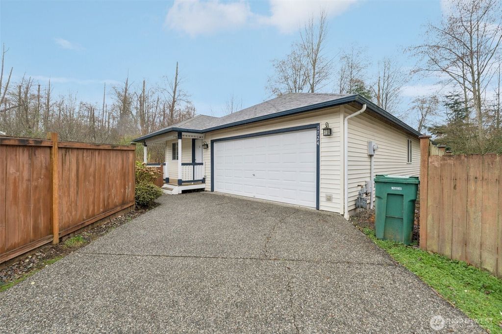 Photo of 1724 147th Place SW, Lynnwood, WA 98087 (MLS # 2498483)