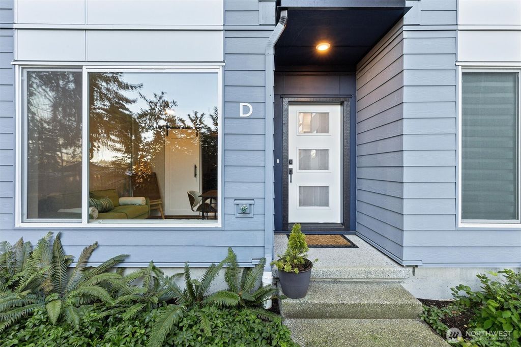 Photo of 2126 N 147th Street #D, Shoreline, WA 98133 (MLS # 2470931)