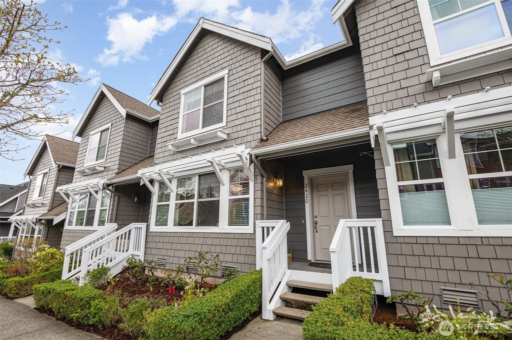 Photo of 2420 NE Park Drive, Issaquah, WA 98029 (MLS # 2372320)