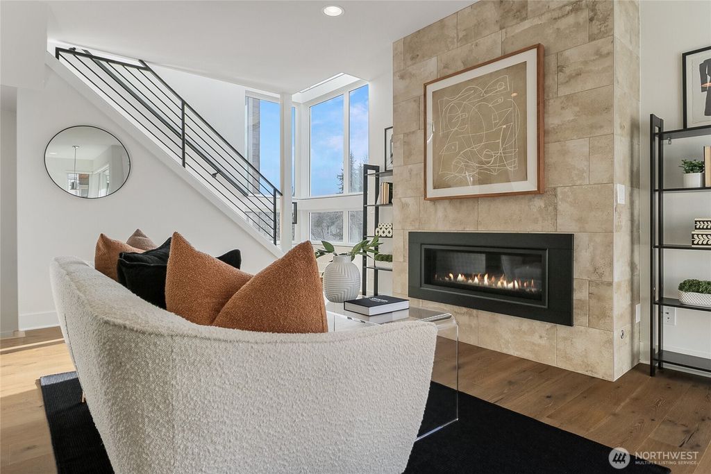 Photo of 222 4th Ave Ave, Kirkland, WA 98033 (MLS # 2476217)