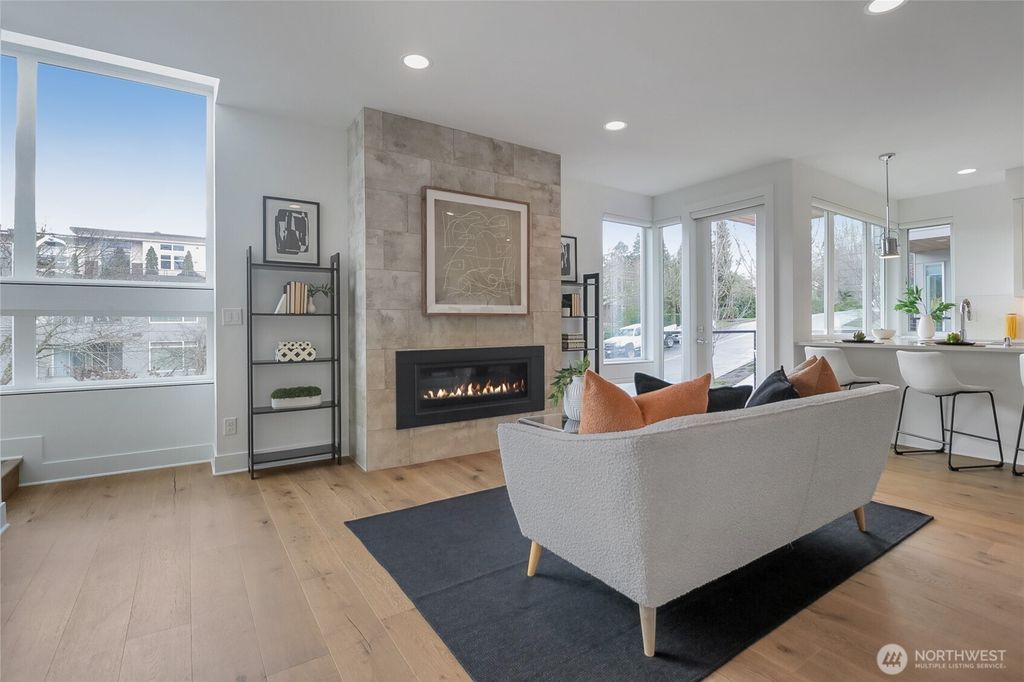 Photo of 222 4th Ave Ave, Kirkland, WA 98033 (MLS # 2476217)