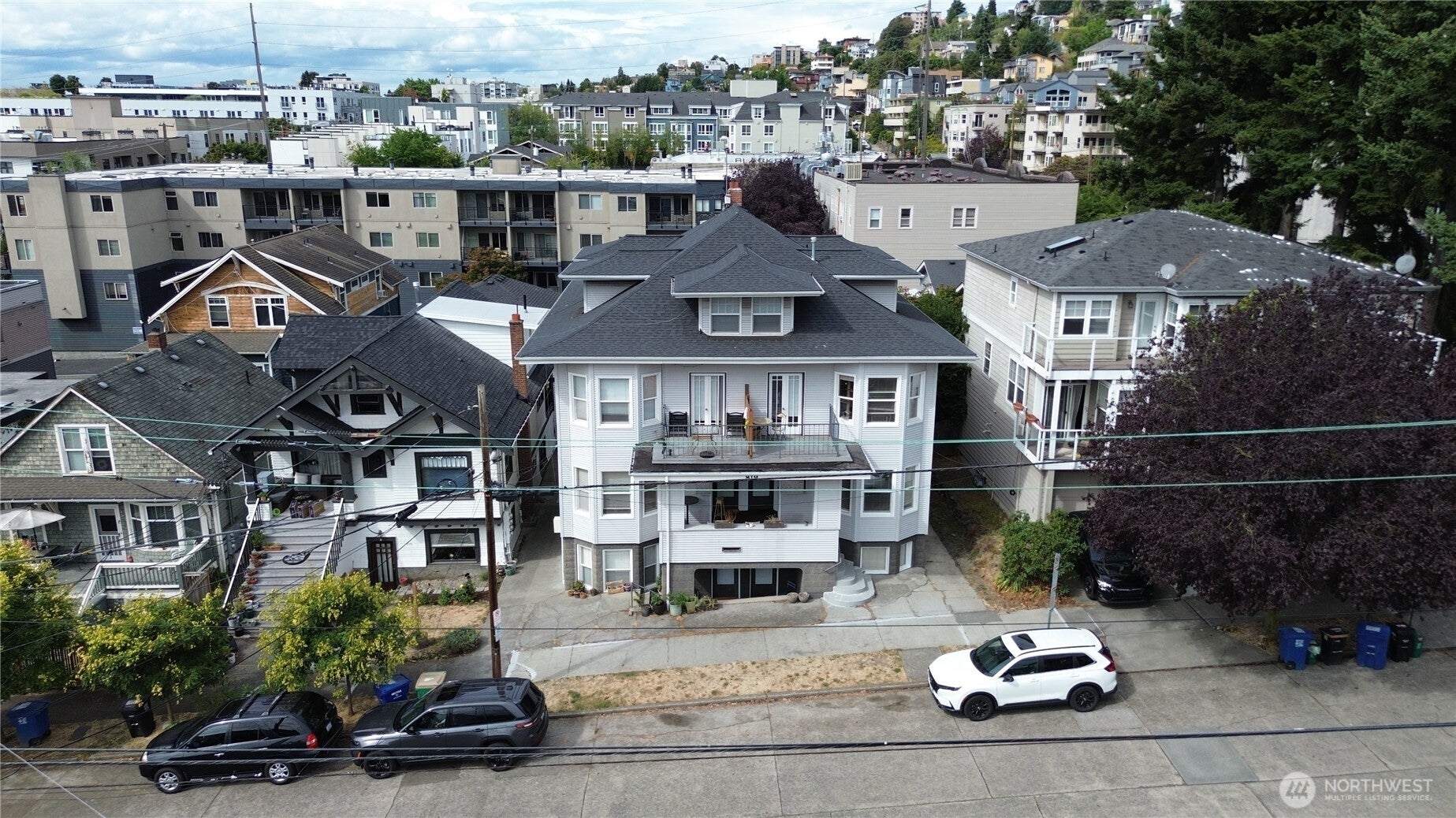 819 6th Avenue N