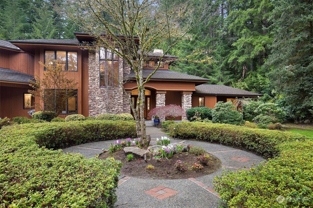 Photo of 22836 NE 54th Street, Redmond, WA 98052 (MLS # 2058725)