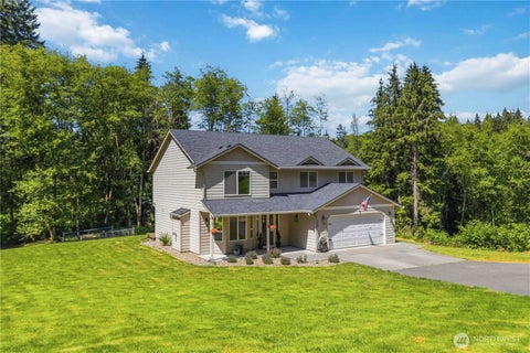 Photo of 208 Salmonberry Lane, Longview, WA 98632 (MLS # 2536204)