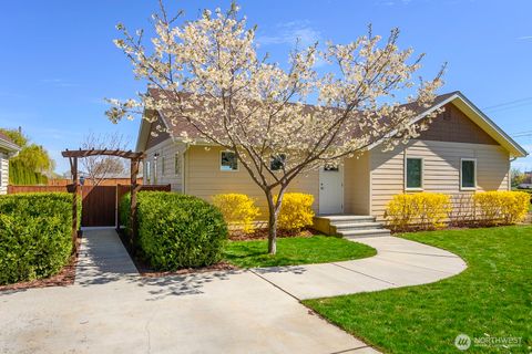 Photo of 2143 NE Valley Road Rd, Moses Lake, WA 98837 (MLS # 2505110)