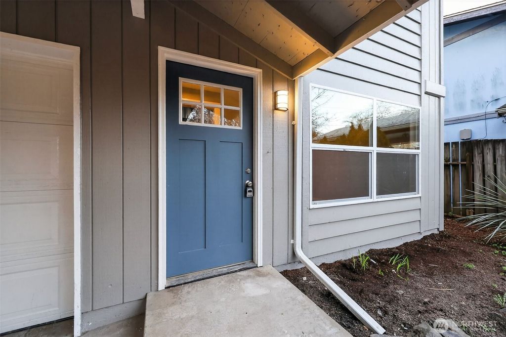 Photo of 121 E Harriman Street, Aberdeen, WA 98520 (MLS # 2474835)