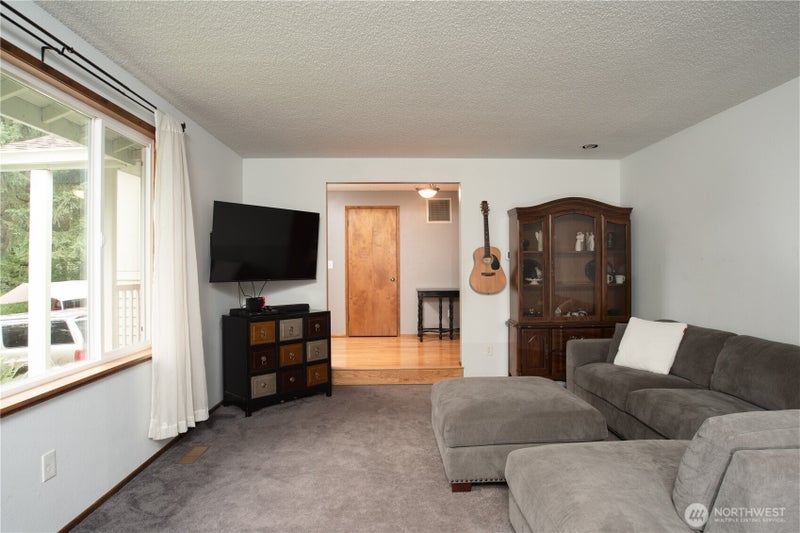 13814 214th Street E