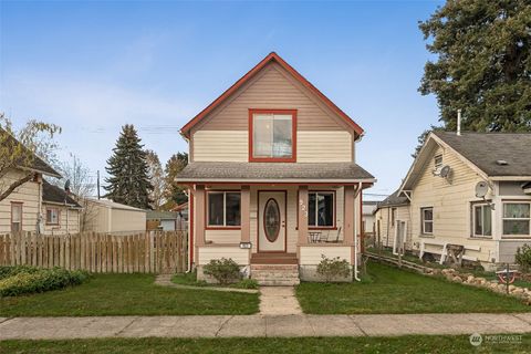 923 E Street, Centralia, WA 98531 - MLS#: 2314017