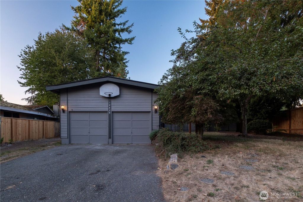 Photo of 12828 SE 186th Place, Renton, WA 98058 (MLS # 2437945)