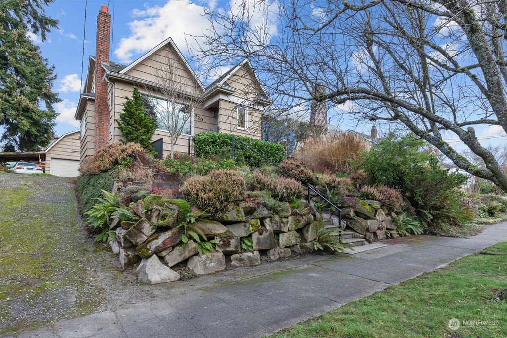 Photo of 320 NW 75th st St, Seattle, WA 98117 (MLS # 2320130)