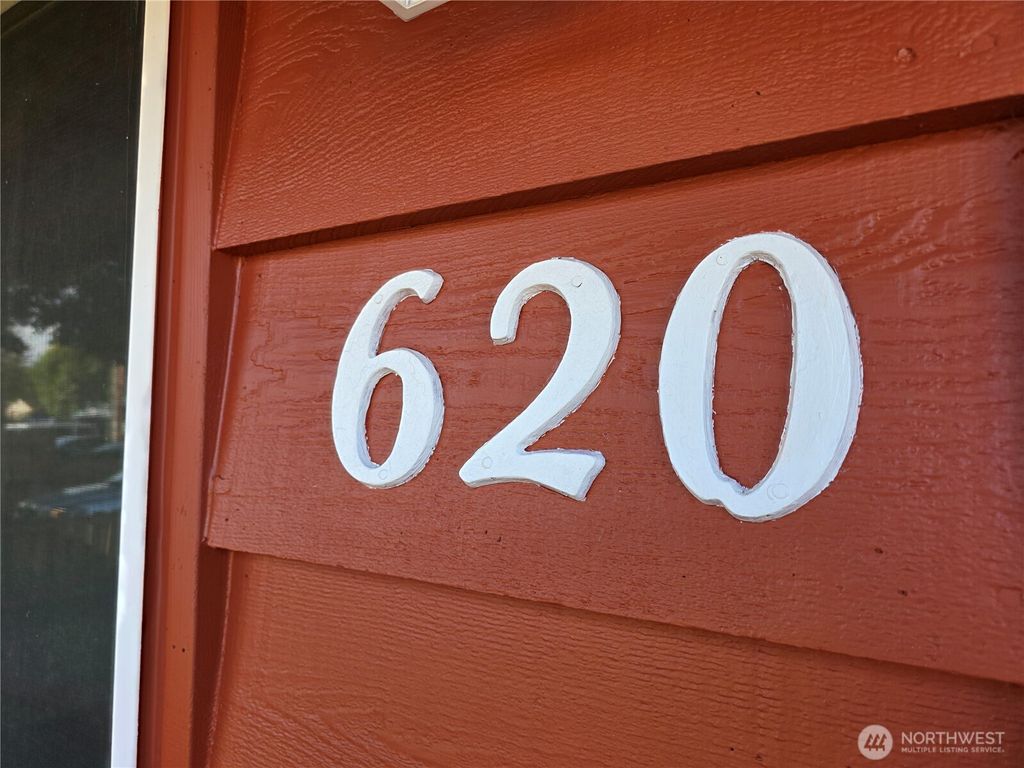 Photo of 620 North Street, Monroe, WA 98272 (MLS # 2443937)