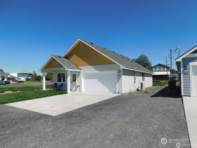 516 E Alder