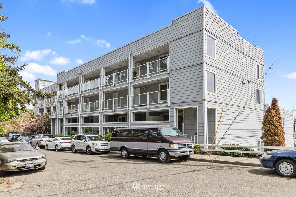 Photo of 3318 30th Avenue SW #401, Seattle, WA 98126 (MLS # 1927481)