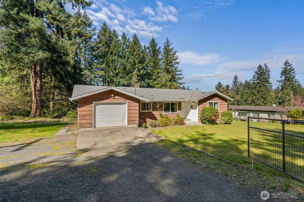 Photo of 810 King Road, Winlock, WA 98596 (MLS # 2508571)