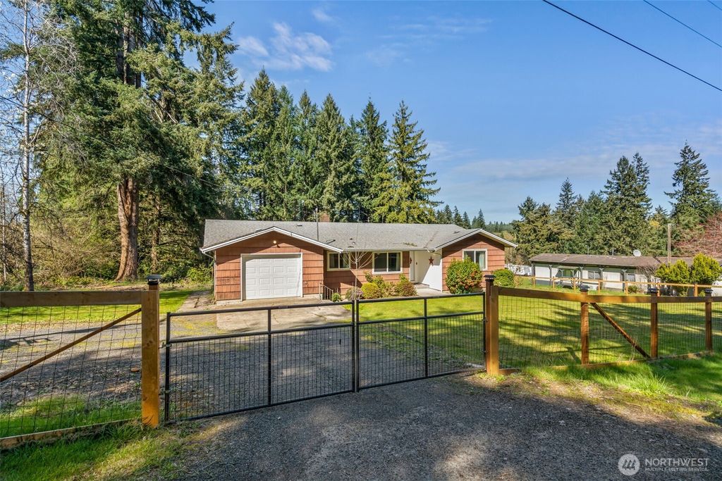 Photo of 810 King Road, Winlock, WA 98596 (MLS # 2508571)