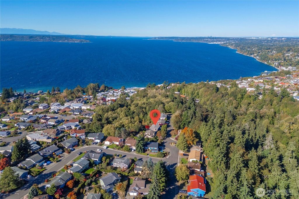 Photo of 29419 4th Avenue S, Federal Way, WA 98003 (MLS # 2448994)