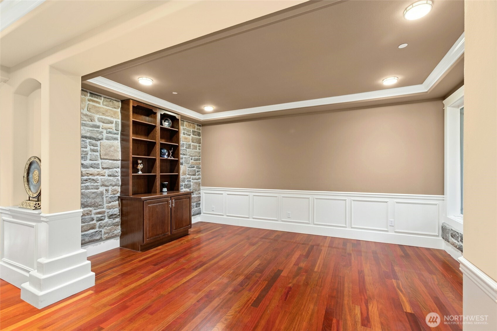 18634 92nd Avenue NE