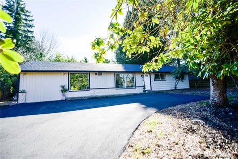 Photo of 8437 NE 10th Street, Medina, WA 98039 (MLS # 2539608)