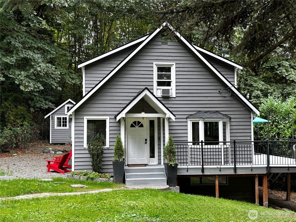Photo of 8233 NE 169th Street, Kenmore, WA 98028 (MLS # 2548080)