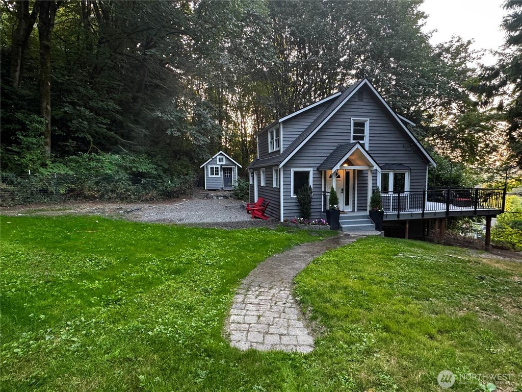 Photo of 8233 NE 169th Street, Kenmore, WA 98028 (MLS # 2548080)