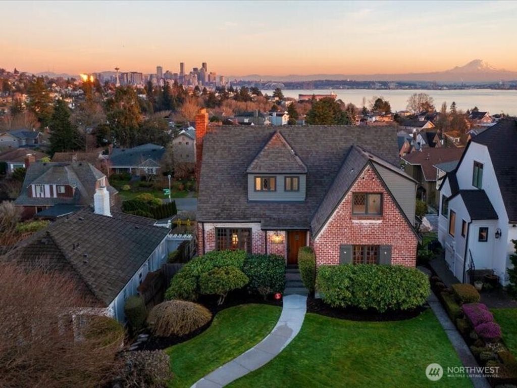 Photo of 2228 Eastmont Way W, Seattle, WA 98199 (MLS # 2470467)