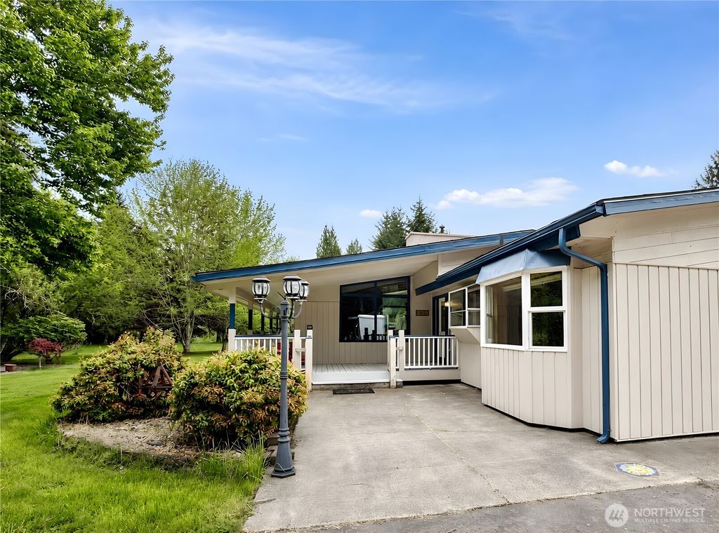 Photo of 20 James Drive, Aberdeen, WA 98520 (MLS # 2519741)