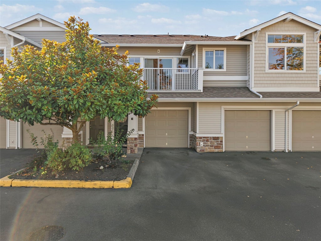 Photo of 6405 Isaac Ave AVE SE #E, Auburn, WA 98092 (MLS # 2599223)