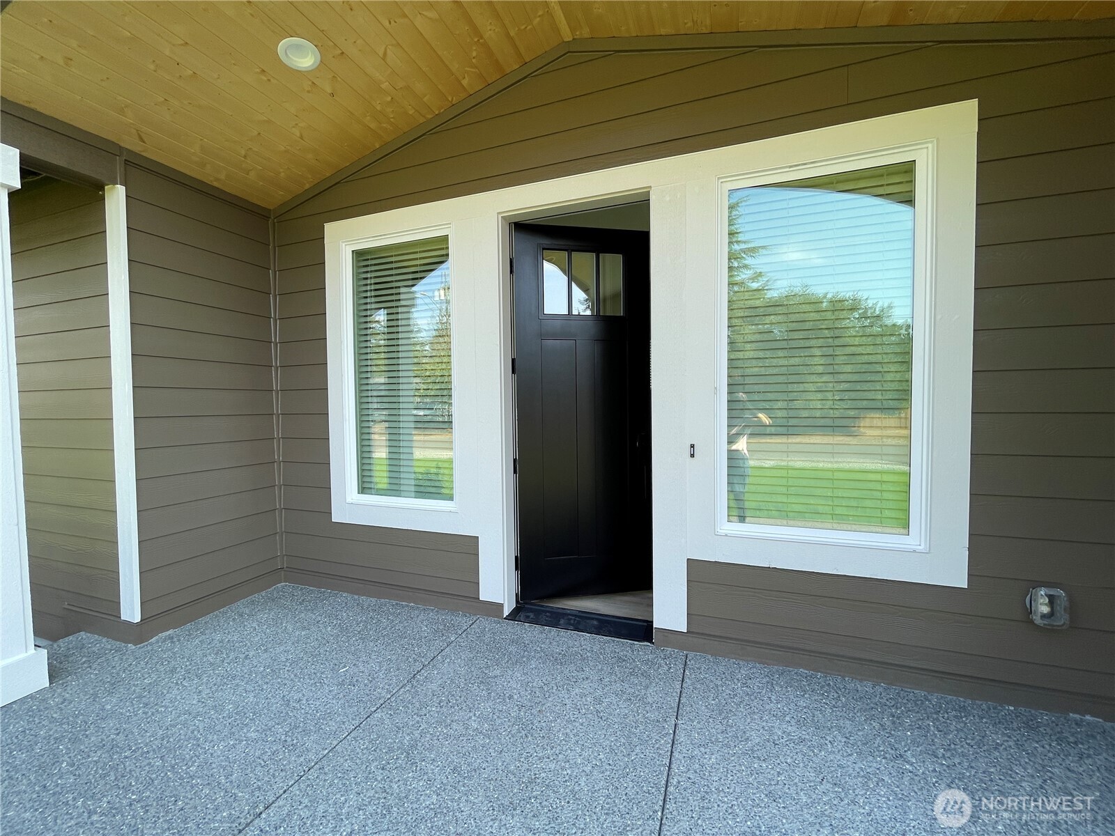 8808 Wildwood Avenue SW