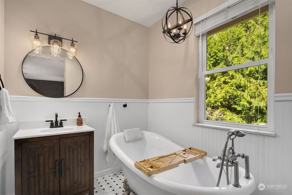 listing image 9361386447445644930