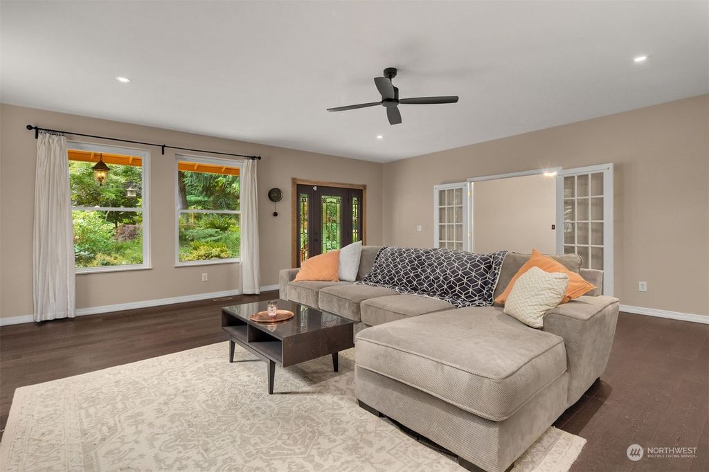 listing image 9367771239966618908