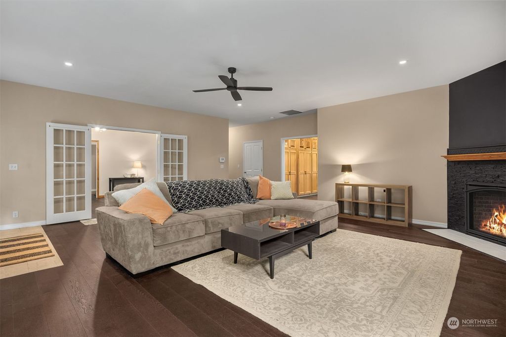 listing image 9367173098188424119