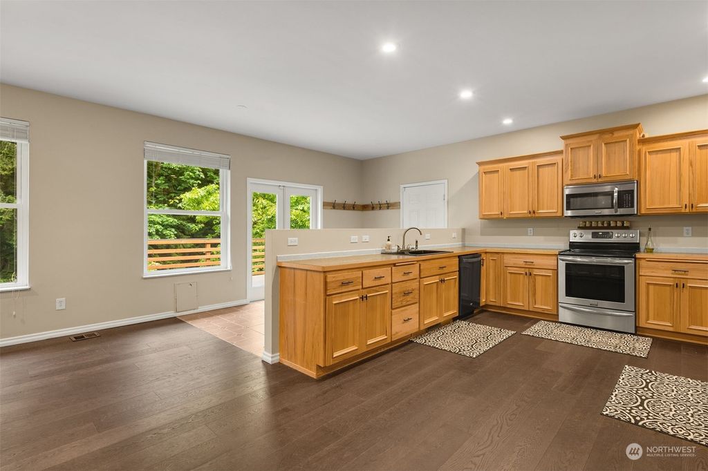 listing image 9366125040806619982