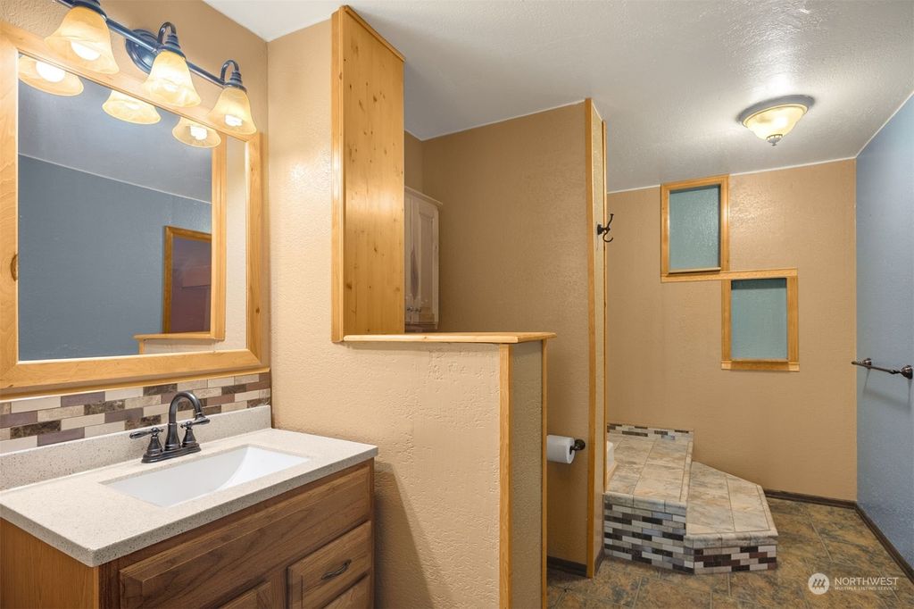 listing image 9362115303000082947