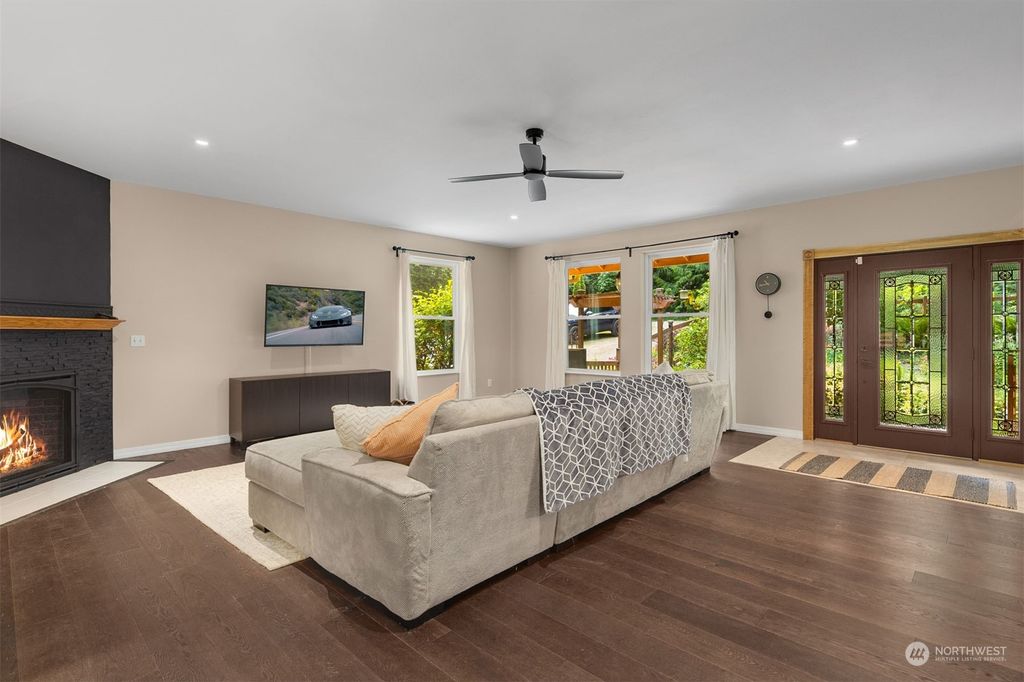 listing image 9363035585990081511