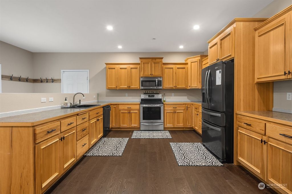 listing image 9367205953569107816