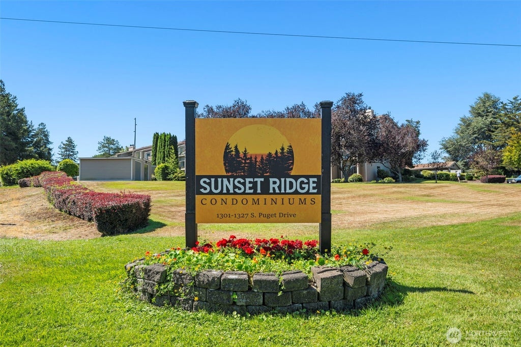 Photo of 1319 S Puget Drive #D15, Renton, WA 98055 (MLS # 2576443)
