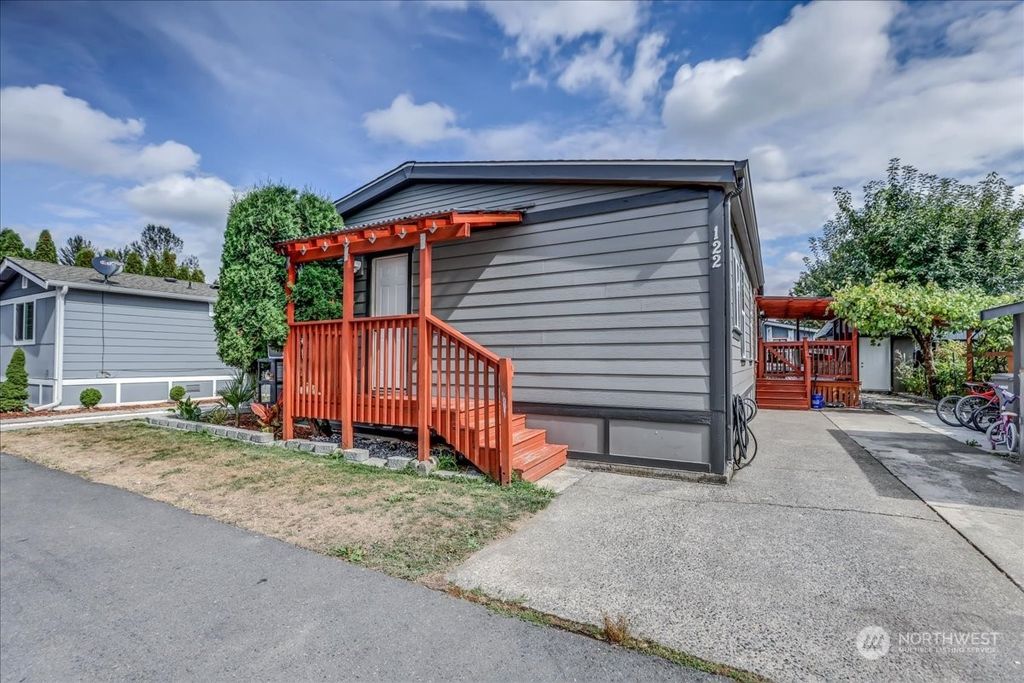 Photo of 31600 126th Avenue SE #122, Auburn, WA 98092 (MLS # 1996245)