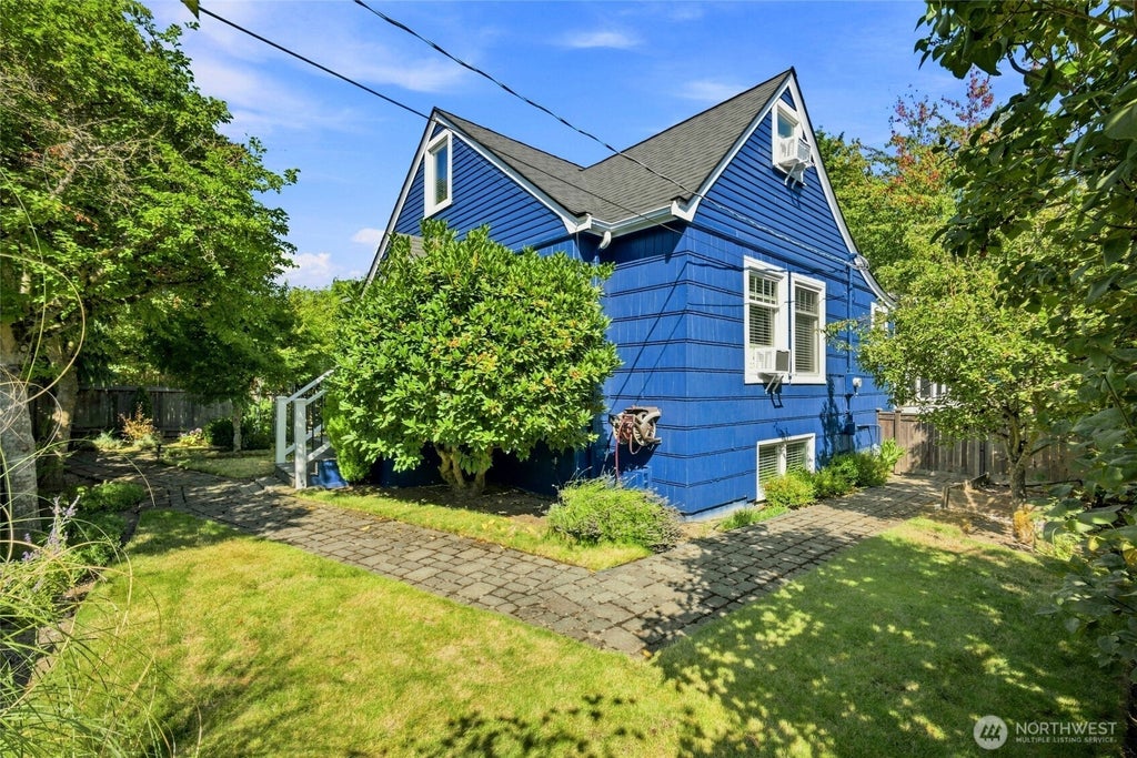 Photo of 10532 Evanston Avenue N, Seattle, WA 98133 (MLS # 2575347)