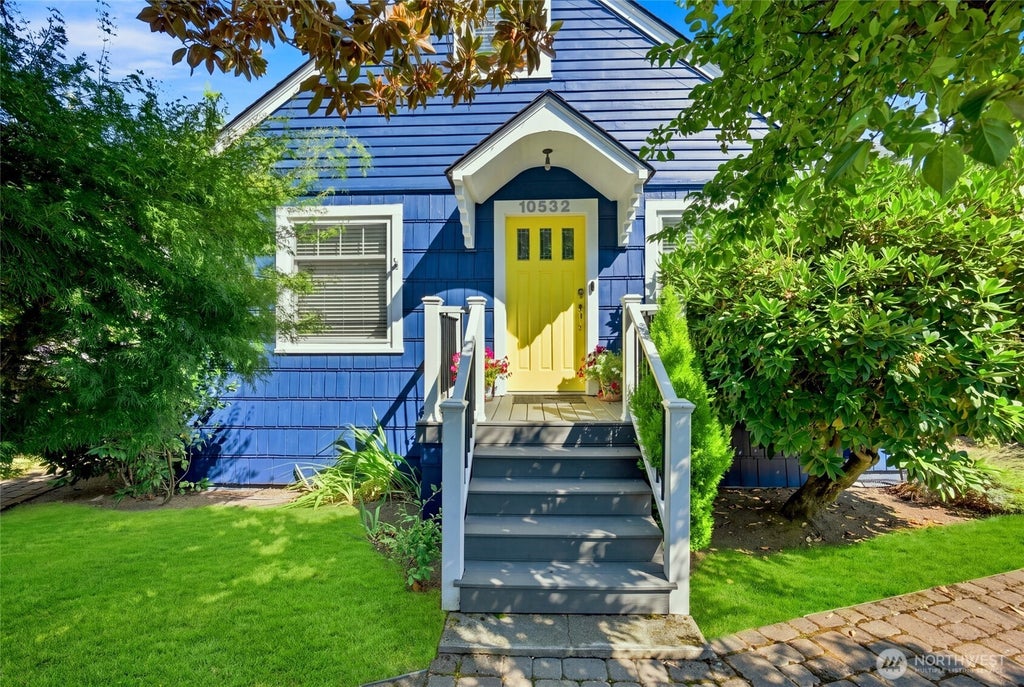Photo of 10532 Evanston Avenue N, Seattle, WA 98133 (MLS # 2575347)