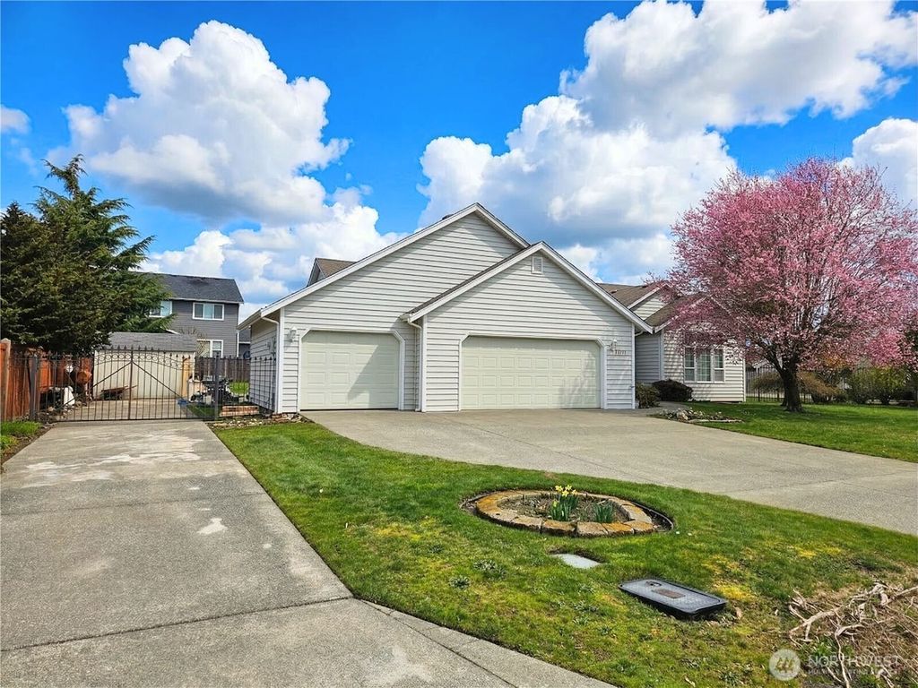 Photo of 2727 180th Street E, Tacoma, WA 98445 (MLS # 2492385)