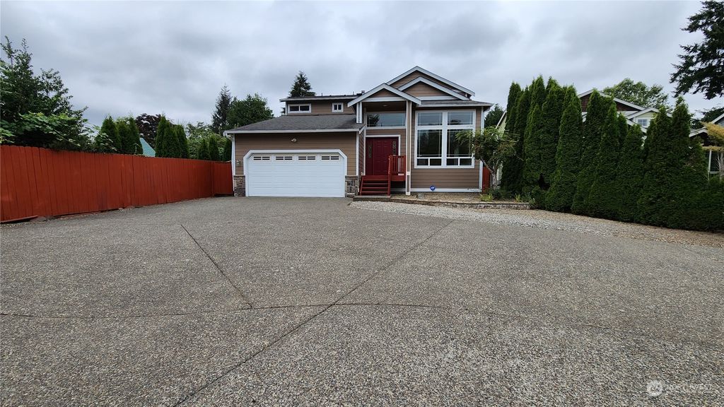 Photo of 17911 116th Avenue SE, Renton, WA 98058 (MLS # 2268048)