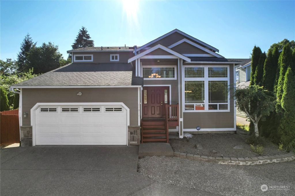 Photo of 17911 116th Avenue SE, Renton, WA 98058 (MLS # 2268048)