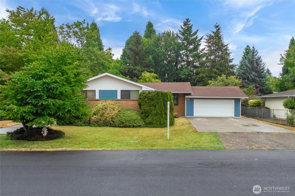 Photo of 750 Hilltop Avenue, Kent, WA 98031 (MLS # 2418386)