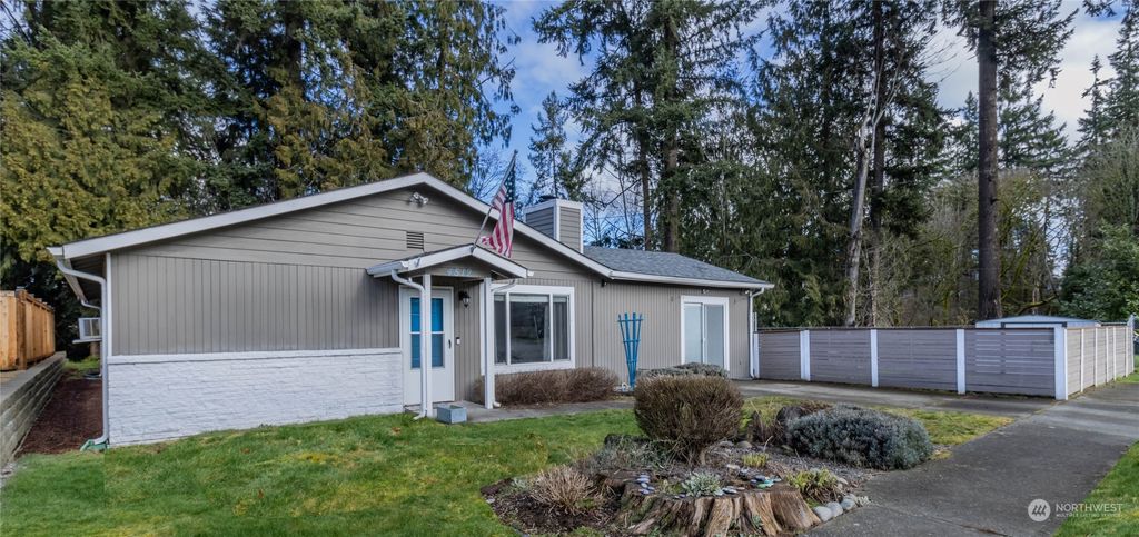 Photo of 4512 SE 2nd Place, Renton, WA 98059 (MLS # 2199882)