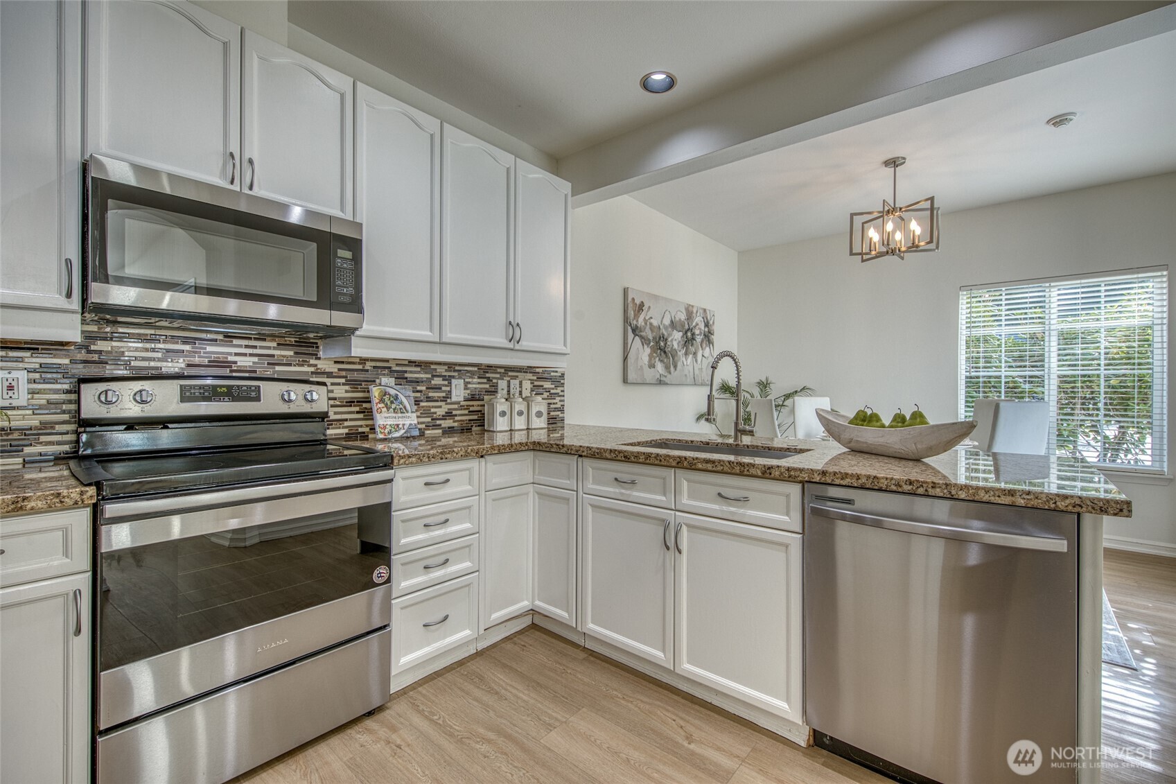 10909 Avondale Road NE J137