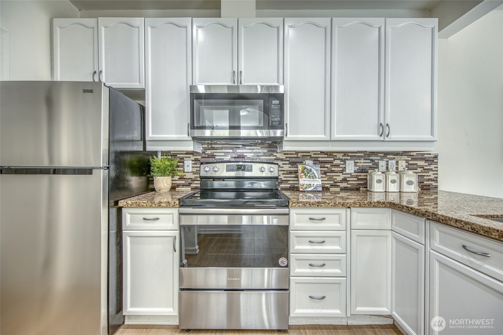 10909 Avondale Road NE J137