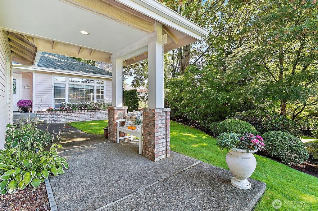 Photo of 24516 137th Court SE, Kent, WA 98042 (MLS # 2438782)