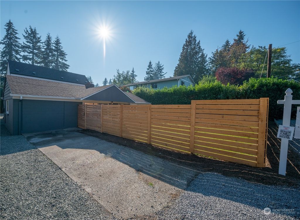 Photo of 729 N 128th Street, Seattle, WA 98133 (MLS # 2006021)